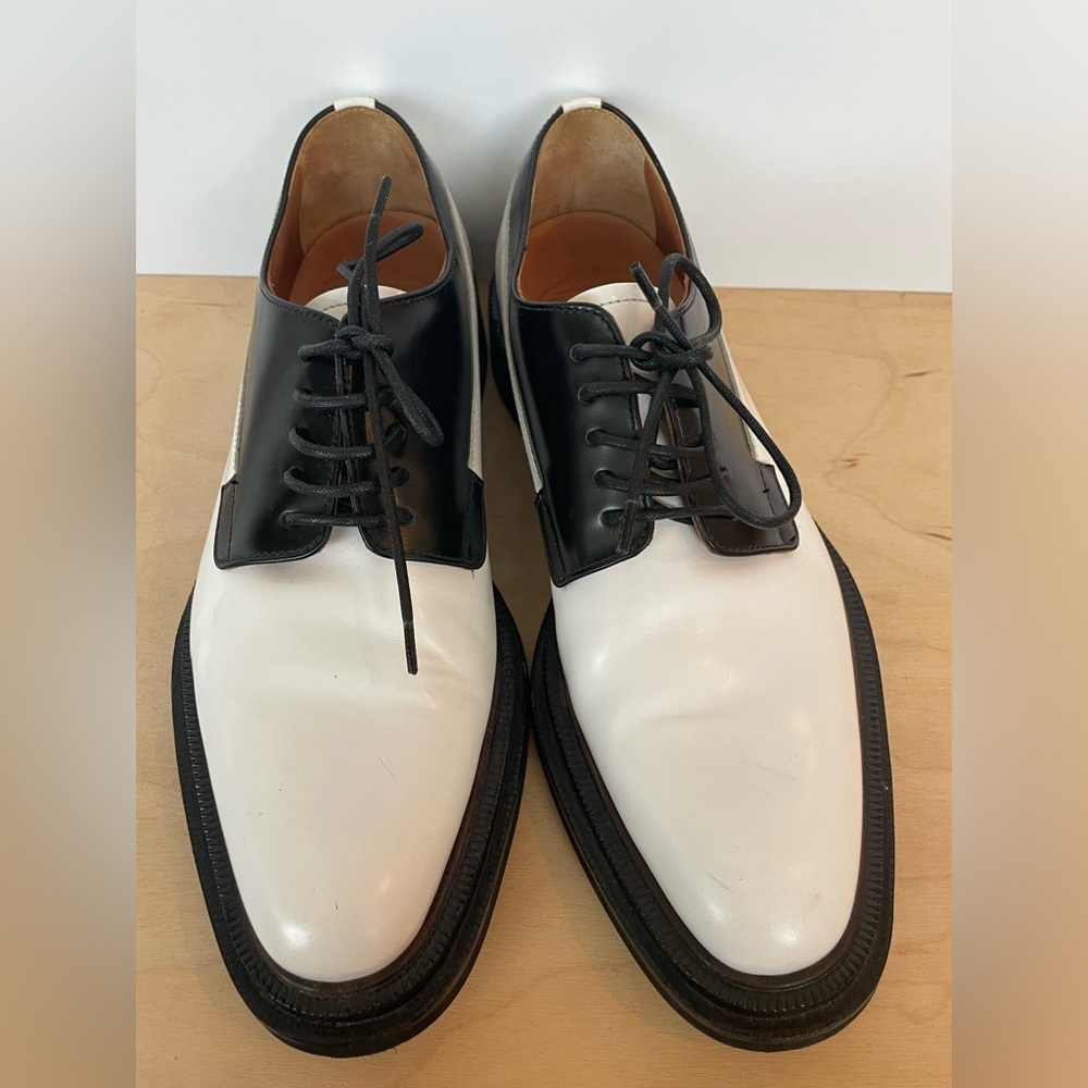 RARE Church’s black + white size 5.5 lace ups in very good condition